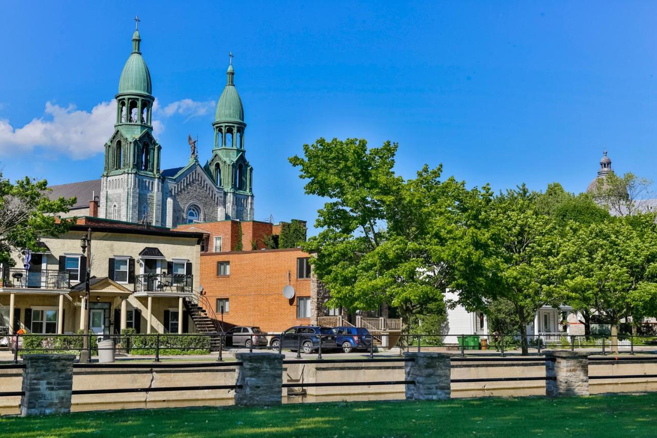 Free Parking In Beautiful Lachine Montréal Eksteriør billede